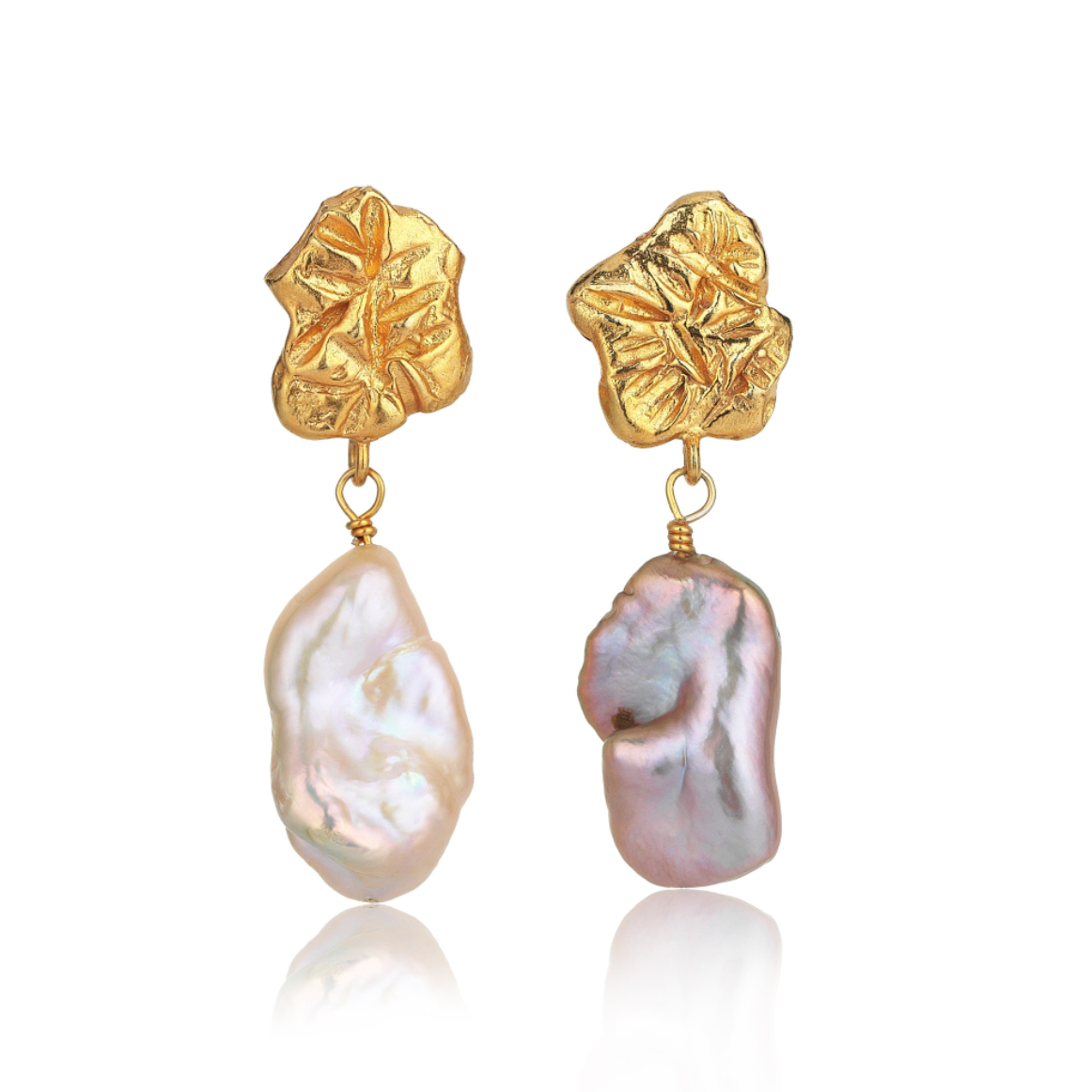 THE PEARL DROPS EARRINGS